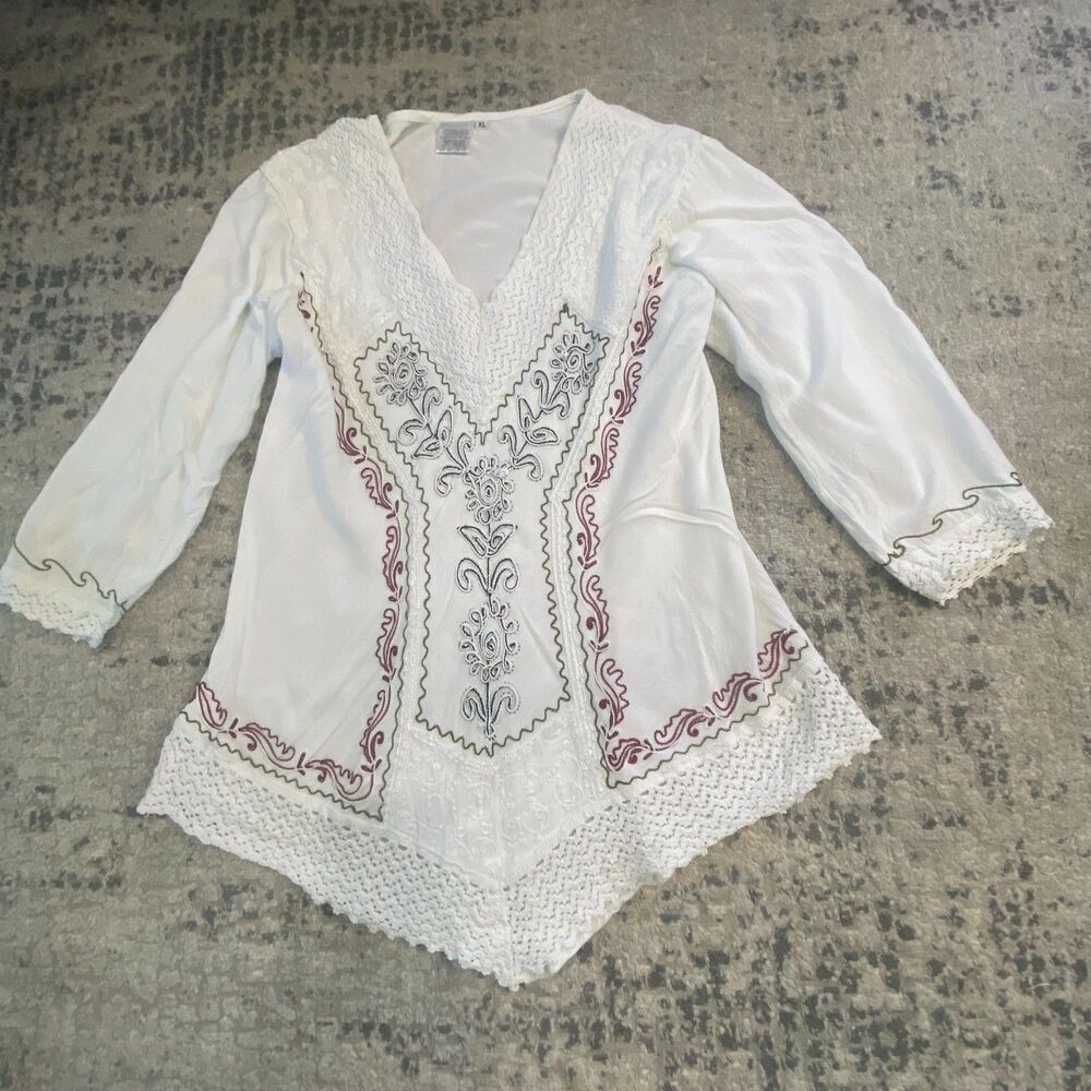 Bohéme Women XL White Embroidered Tunic Blouse Crochet Lace Handkerchief Hem Top